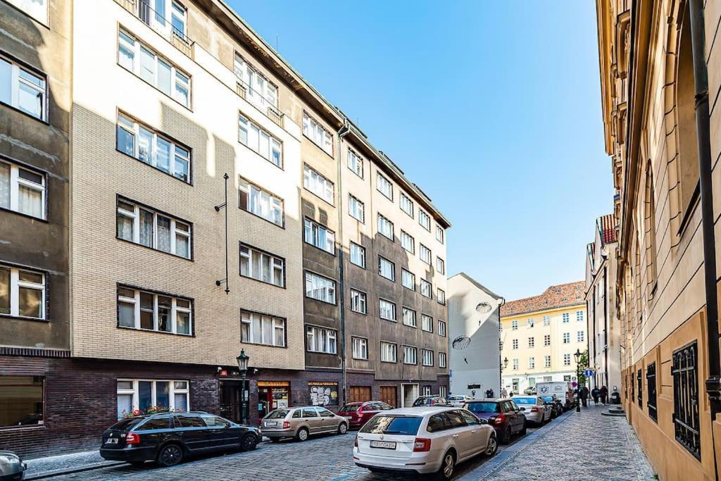 Cozy Old Town Stay - 1-Bedroom Apartment Prag Exteriör bild