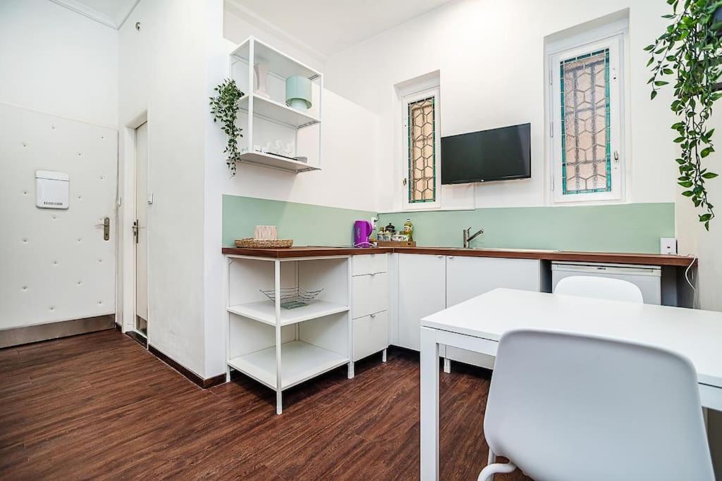 Cozy Old Town Stay - 1-Bedroom Apartment Prag Exteriör bild